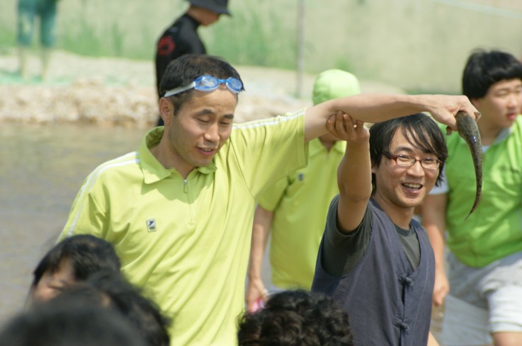 메기한마리 잡았다~