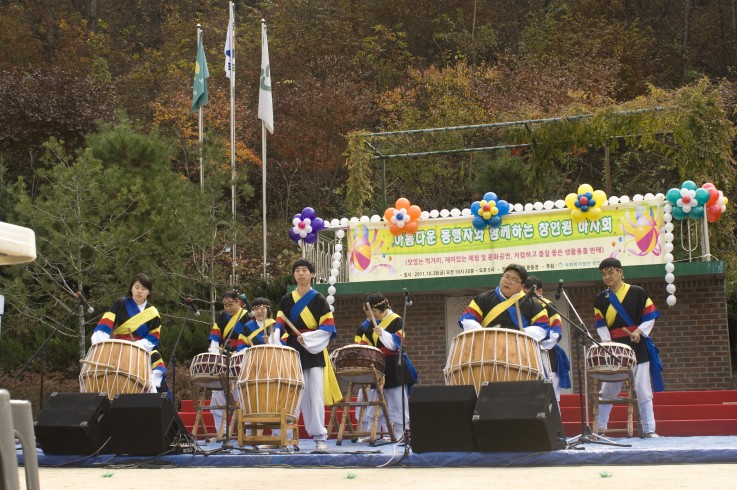 dsc02704_copy.jpg